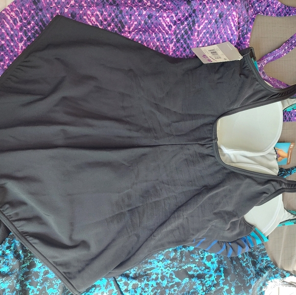 *NWT* 3 Women's One Piece Swimsuits -1 Reebok & 2 Speedo Brand SIZE 18 - Picture 12 of 16